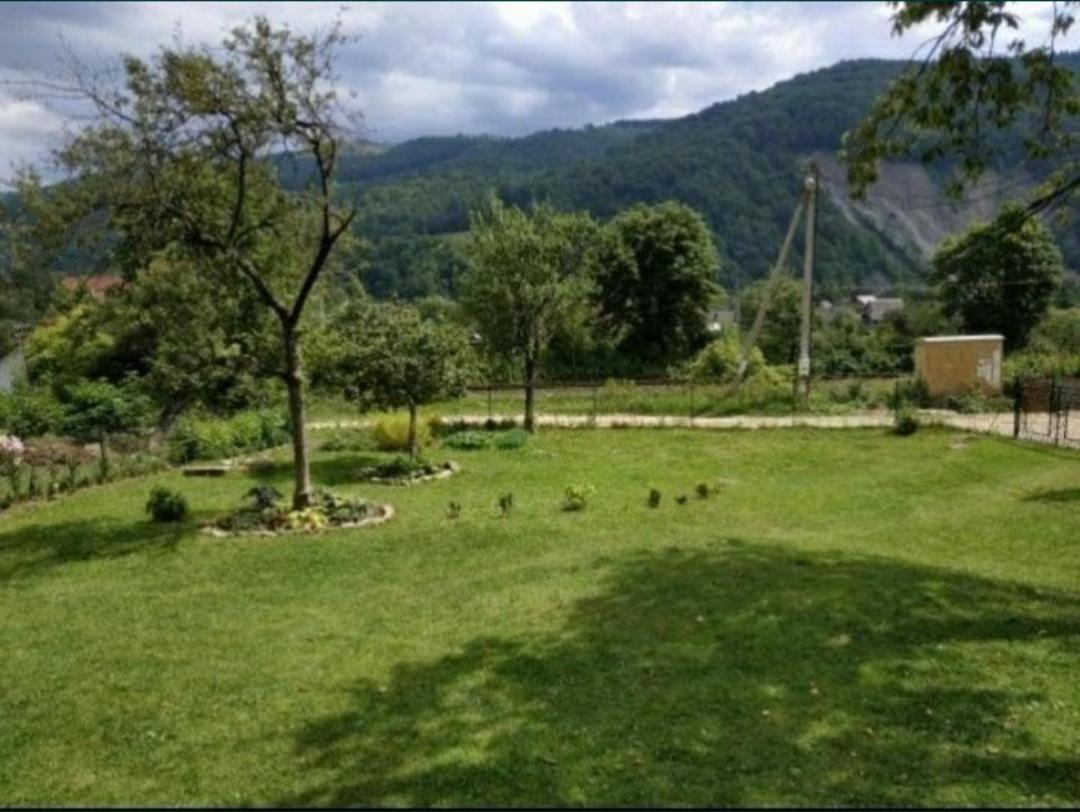 Hotel V Ulyanu Jaremče Exteriér fotografie